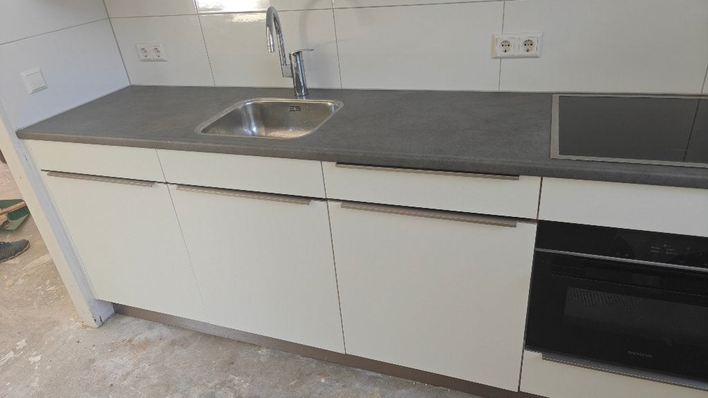Keukenblok inclusief Siemens apparatuur, Ophalen, Gebruikt, Wit, Enkelwandige keuken
