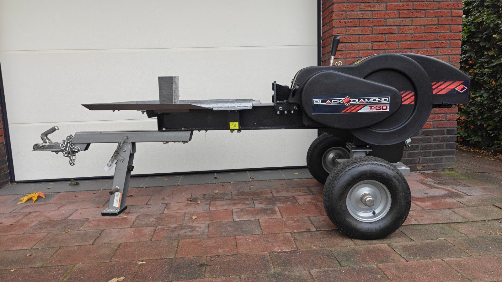T-30 Kinetische Houtklover met Briggs & Stra, Ophalen, Benzine, Liggend