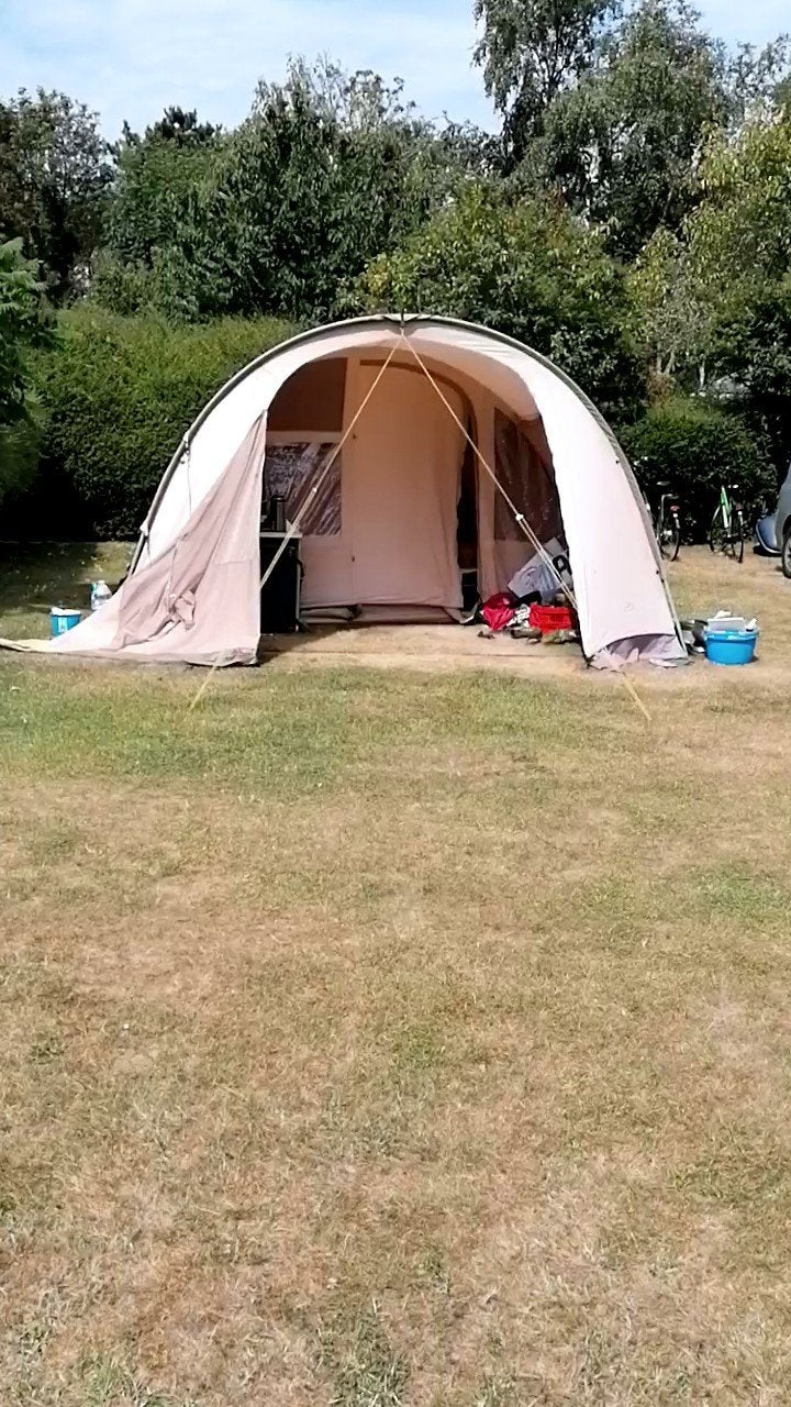 Ruime tunneltent villagrande 400., Ophalen, Gebruikt