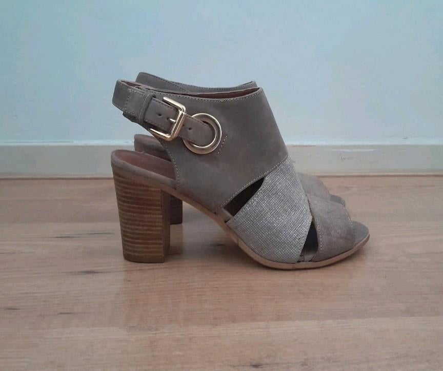 Carmens damesschoen 39, Kleding | Dames, Schoenen, Ophalen of Verzenden, Zo goed als nieuw, Carmens, Instappers