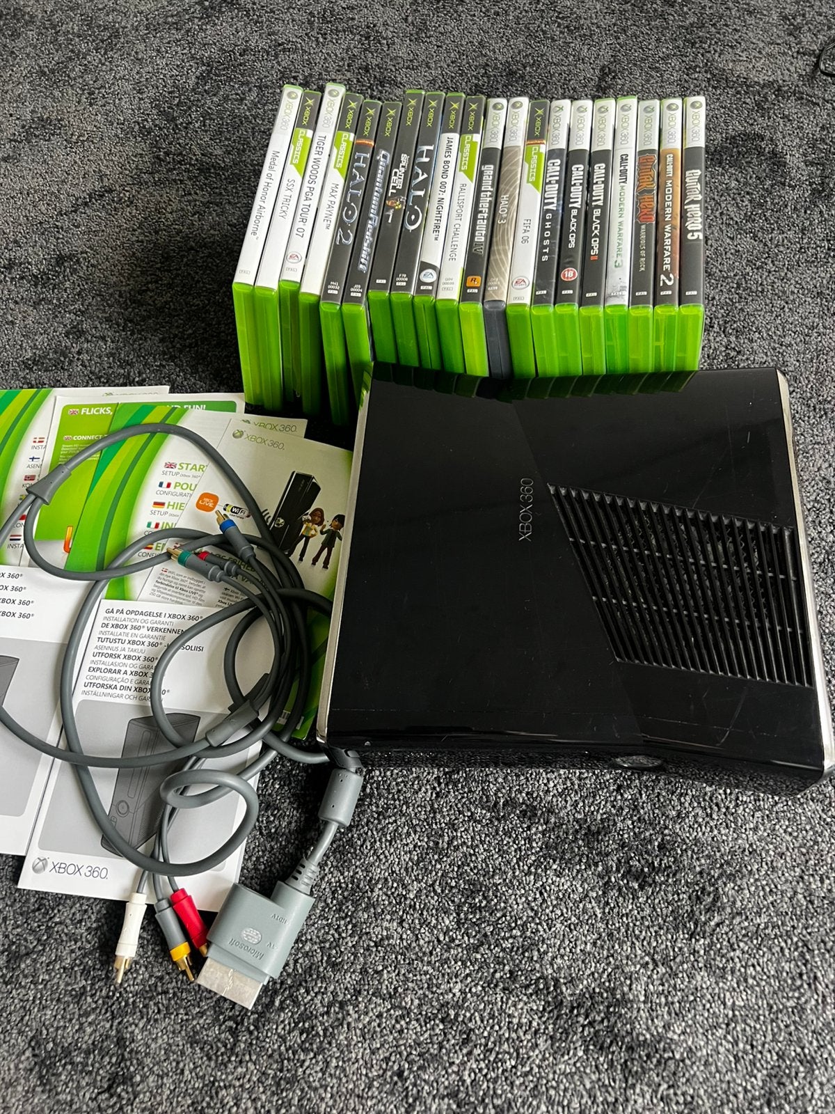 Xbox 360 met kabels en 20 spellen, Spelcomputers en Games, Spelcomputers | Xbox 360, Ophalen, Zo goed als nieuw, Zonder controller