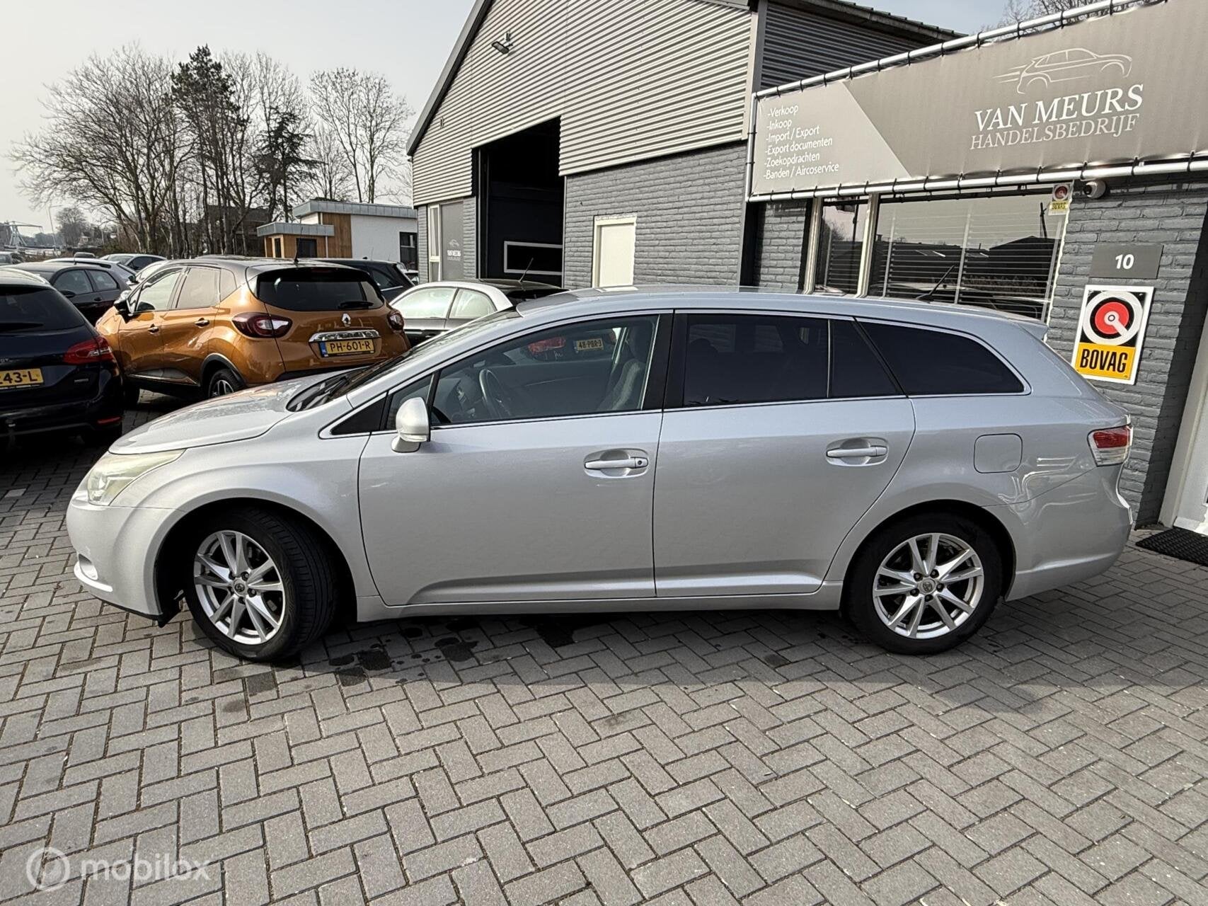 Toyota Avensis 2.0 D-4D Business, airco, cruise, trekhaak, a, Auto's, Voorwielaandrijving, Stof, Zwart, 4 cilinders