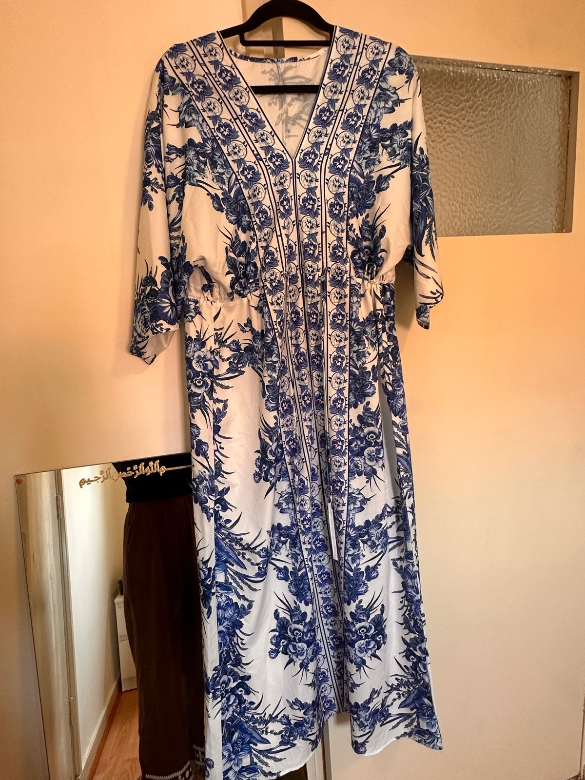 Zomerjurk met blauw-wit bloemenpatroon, Maat 38/40 (M), Blauw, Ophalen of Verzenden, Zo goed als nieuw