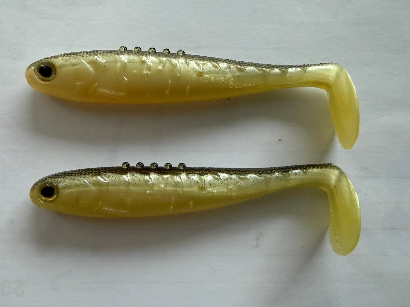 Foto 6 van Dragon V-Lures Chucky 15cm 30g – 8 softbaits V8-V11