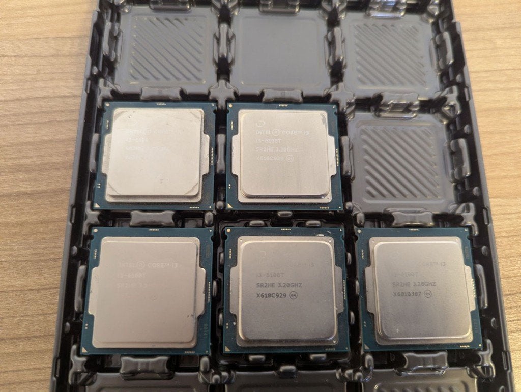 diverse processoren intel gen 4 en gen 6, Computers en Software, Info@intel.com, Intel, High Tech Campus 83, 5656 AG Eindhoven