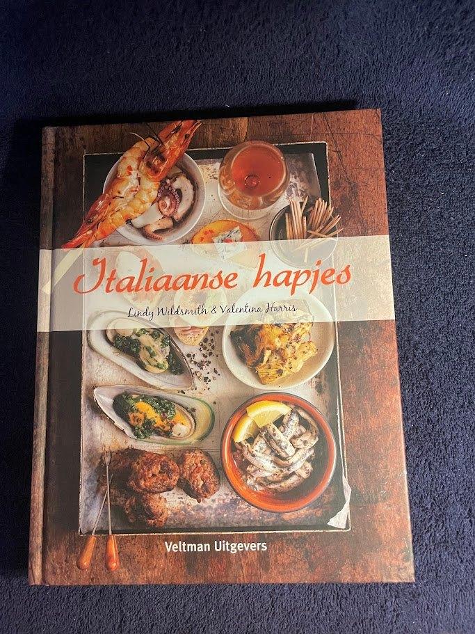 Kookboek: Italiaanse hapjes – Wildsmith & Harris., Boeken, Italië, Zo goed als nieuw, Lindy Wildsmith & Valentina Harris., Gezond koken