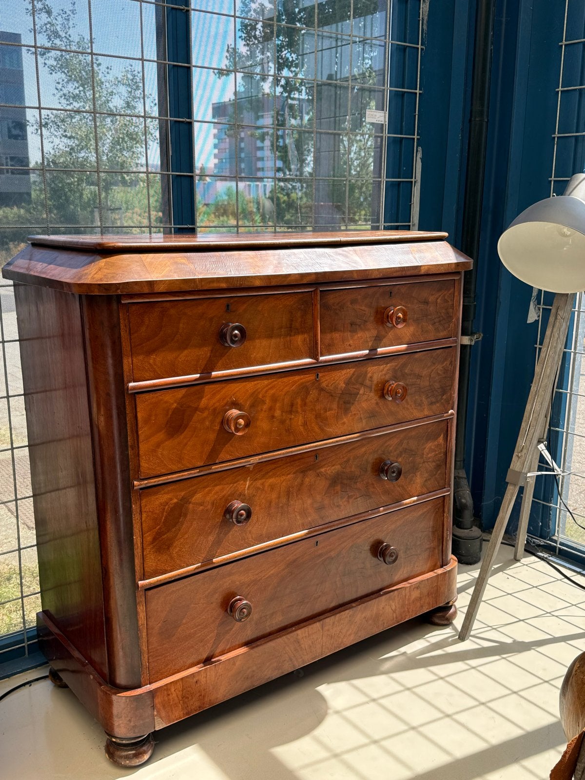 Antieke mahoniehouten commode met 5 laden, Antiek en Kunst, Antiek | Meubels | Kasten, Ophalen