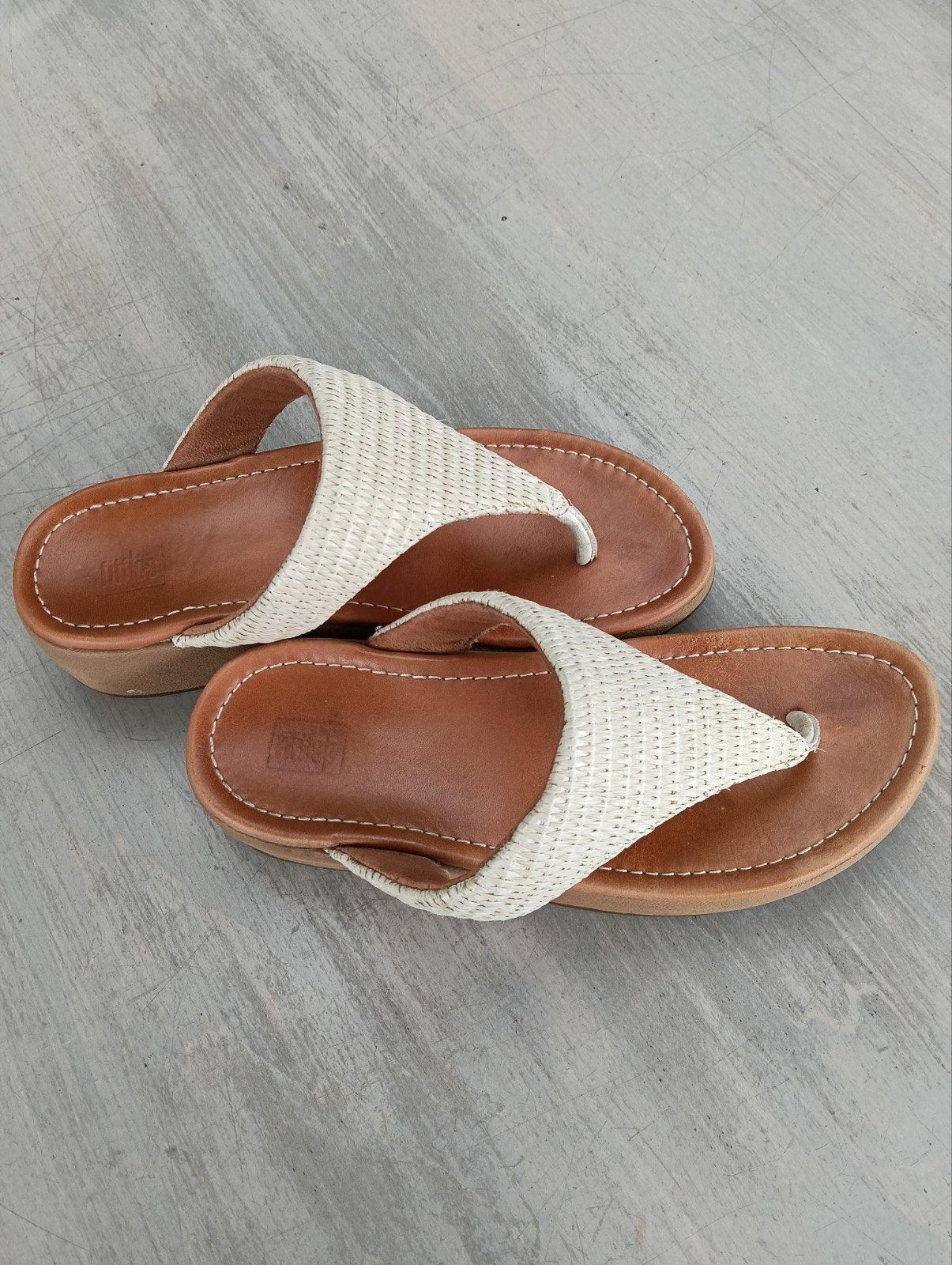 Fitflop slippers Naturel mt 5/38, Kleding | Dames, Schoenen, Ophalen of Verzenden, Zo goed als nieuw