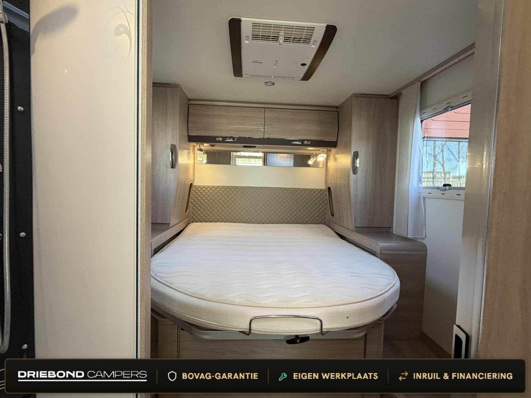 Rapido 686 F Euro6 Queensbed 2X Airco Zonnepaneel Luifel Fie, Caravans en Kamperen, Campers, 7 tot 8 meter, Bedrijf, Elektrische ramen