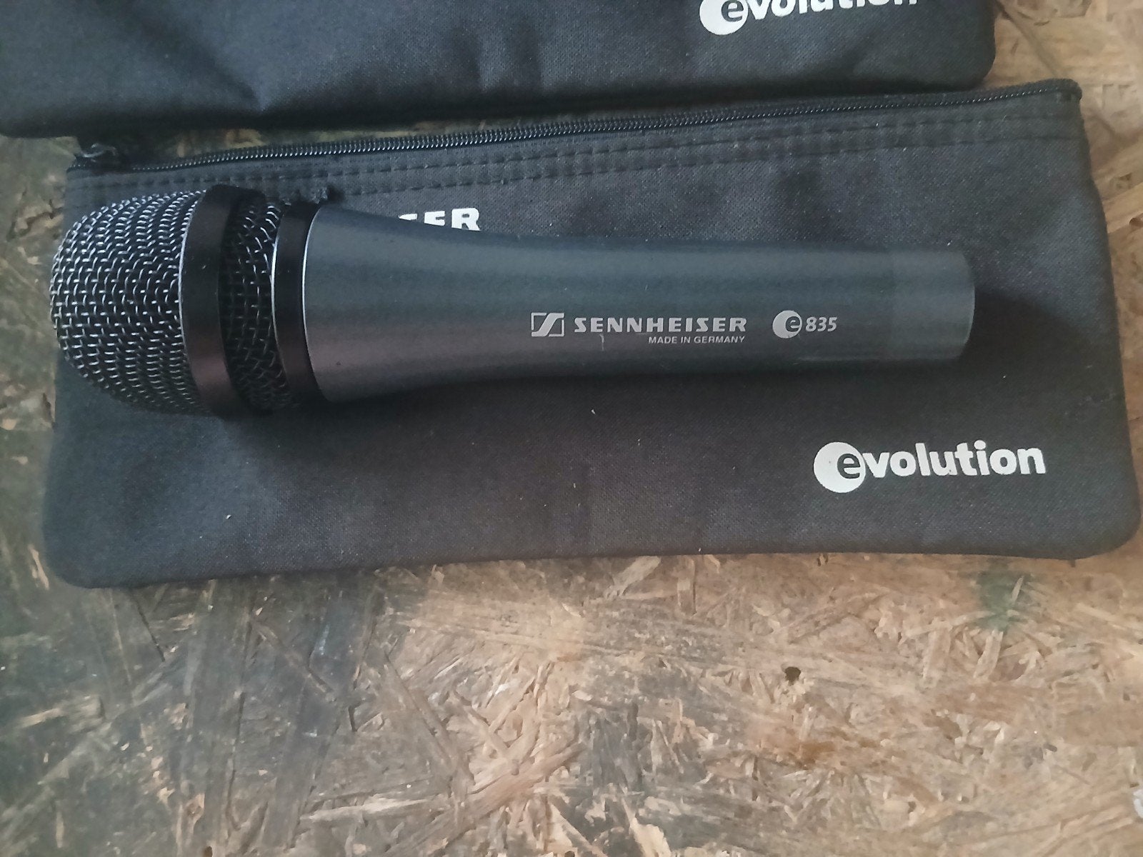 sennheiser microfoon e835 met hoesje

Zeer nette staat, Ophalen, Zo goed als nieuw, Zangmicrofoon