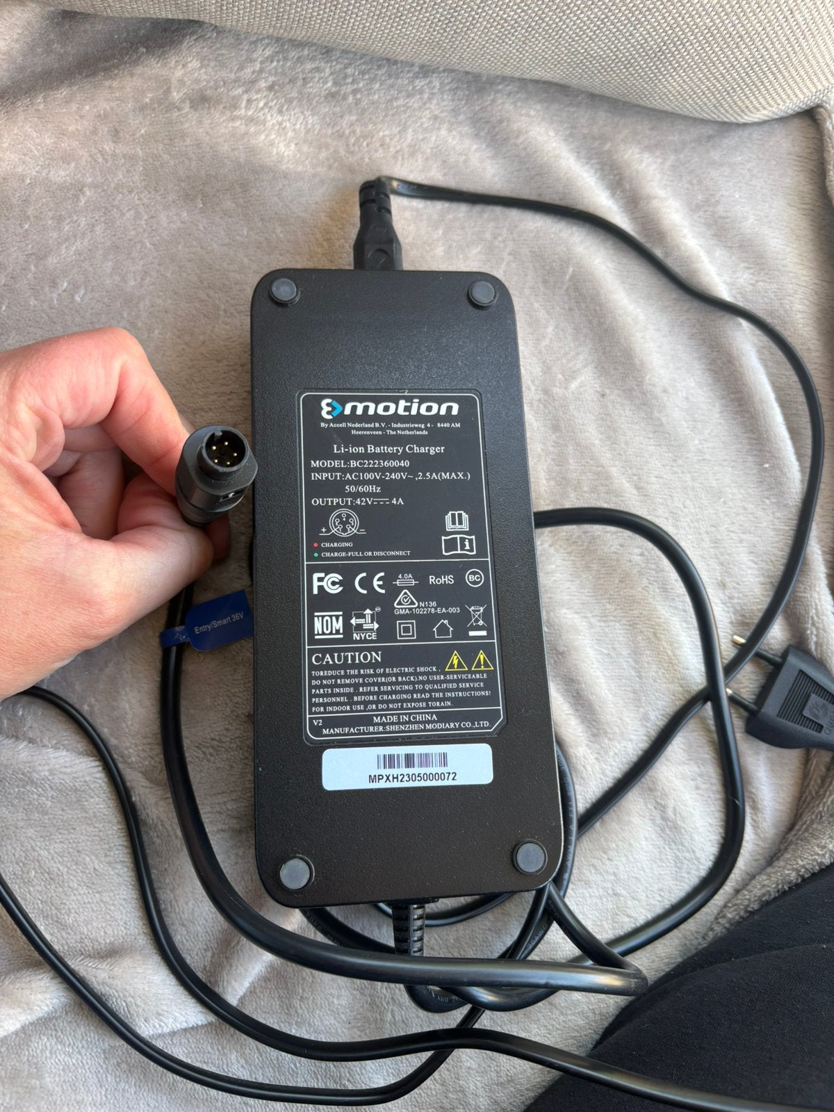 Sparta emotion oplader 5pins 4A snellader, Ophalen of Verzenden, Zo goed als nieuw