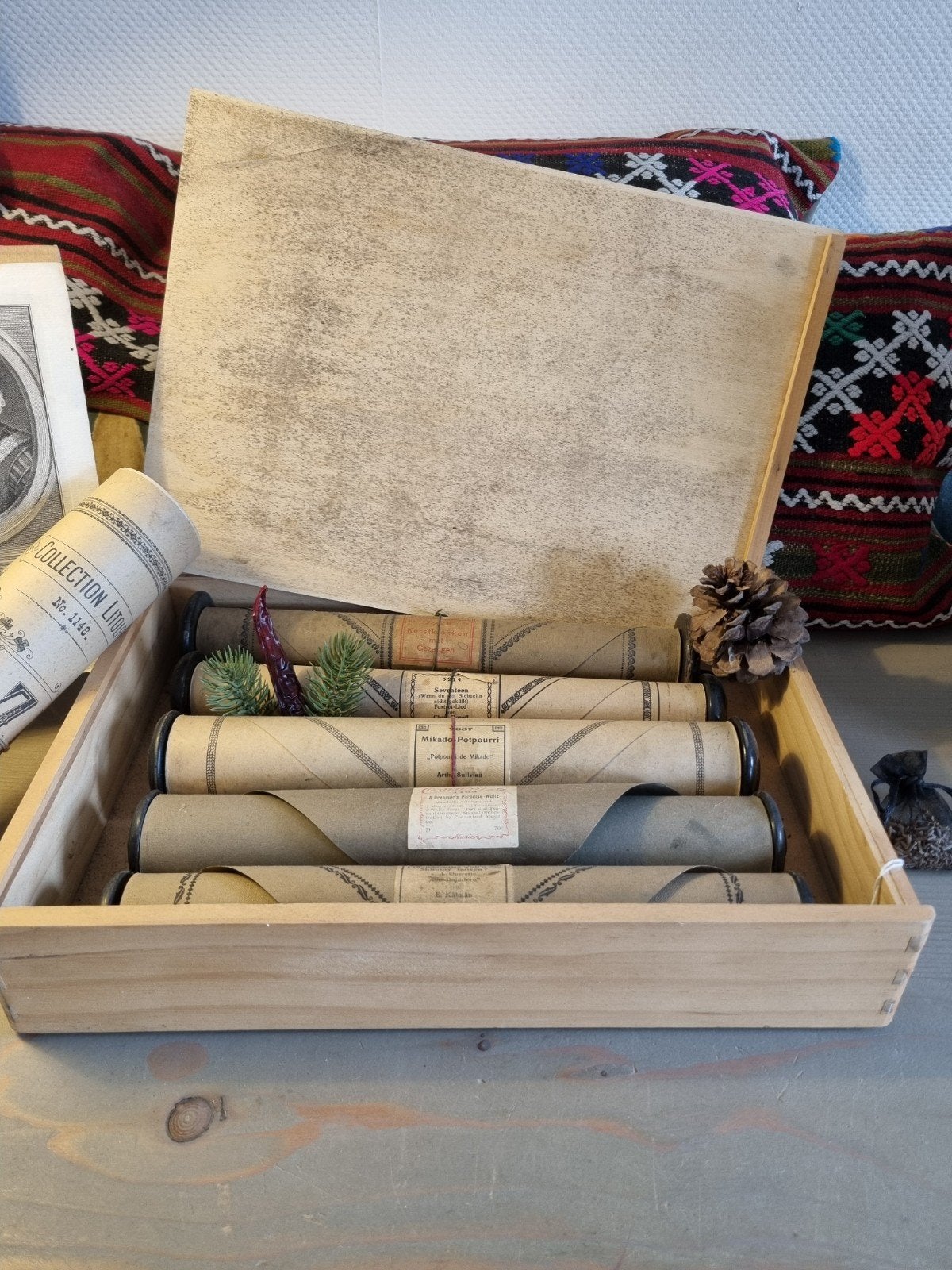 Brocante Box met 5 Pianola rollen, Ophalen of Verzenden