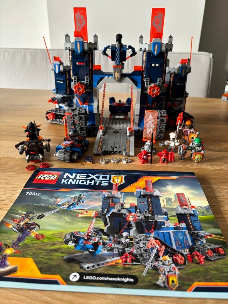 LEGO Nexo Knights 70317 Fortrex - Compleet met boekje, Kinderen en Baby's, Speelgoed | Duplo en Lego, Ophalen, Overige thema's