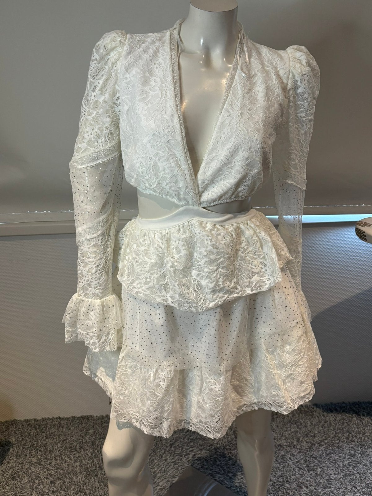 Adl nightzoom kanten jurkje met steentjes en open rug. S, Kleding | Dames, Wit, Nieuw, Ophalen of Verzenden, Maat 36 (S)