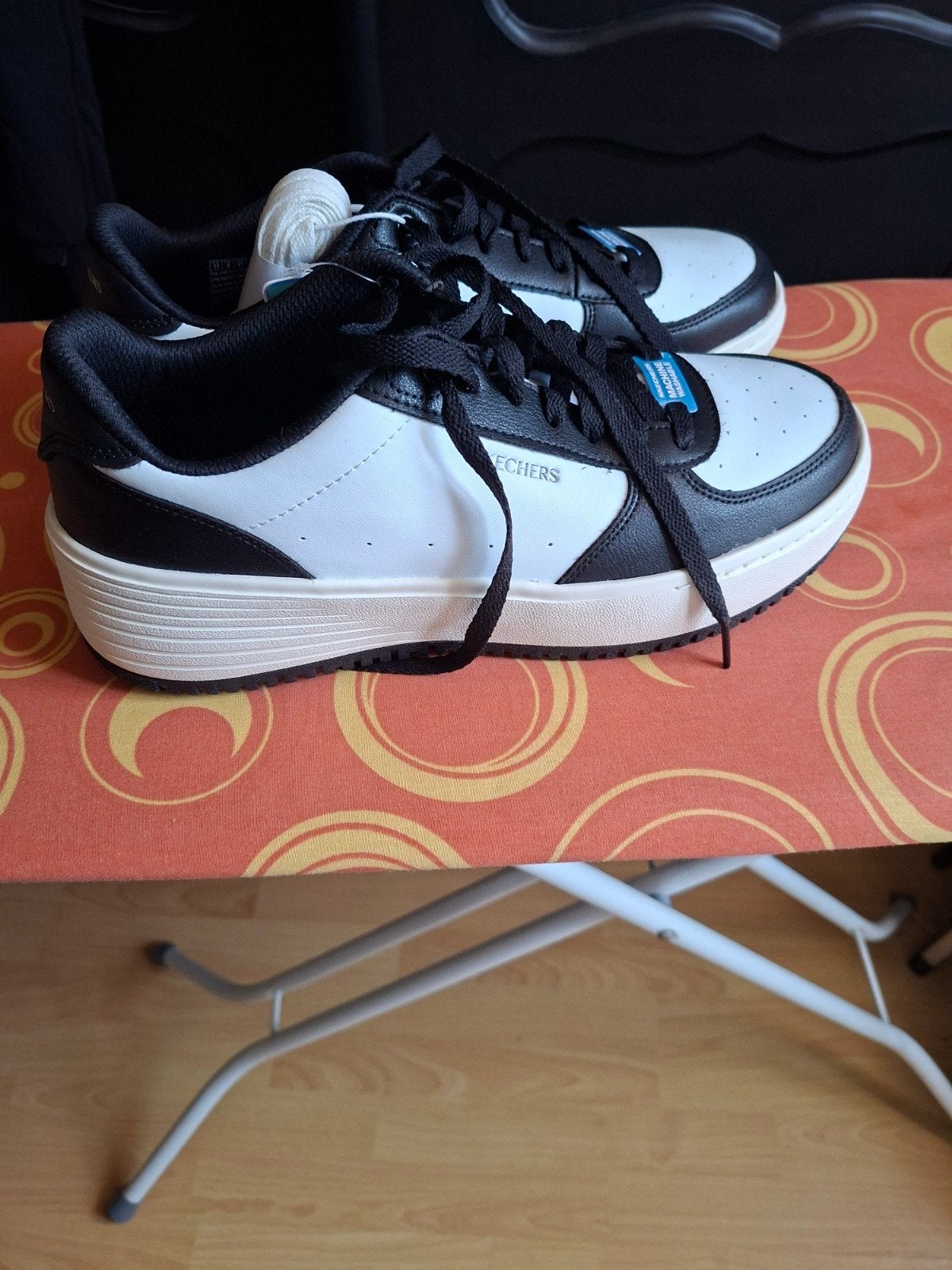 NIEUWE Skechers mt 41 zwart/wit, Kleding | Dames, Schoenen, Skechers, Verzenden, Zwart, Nieuw