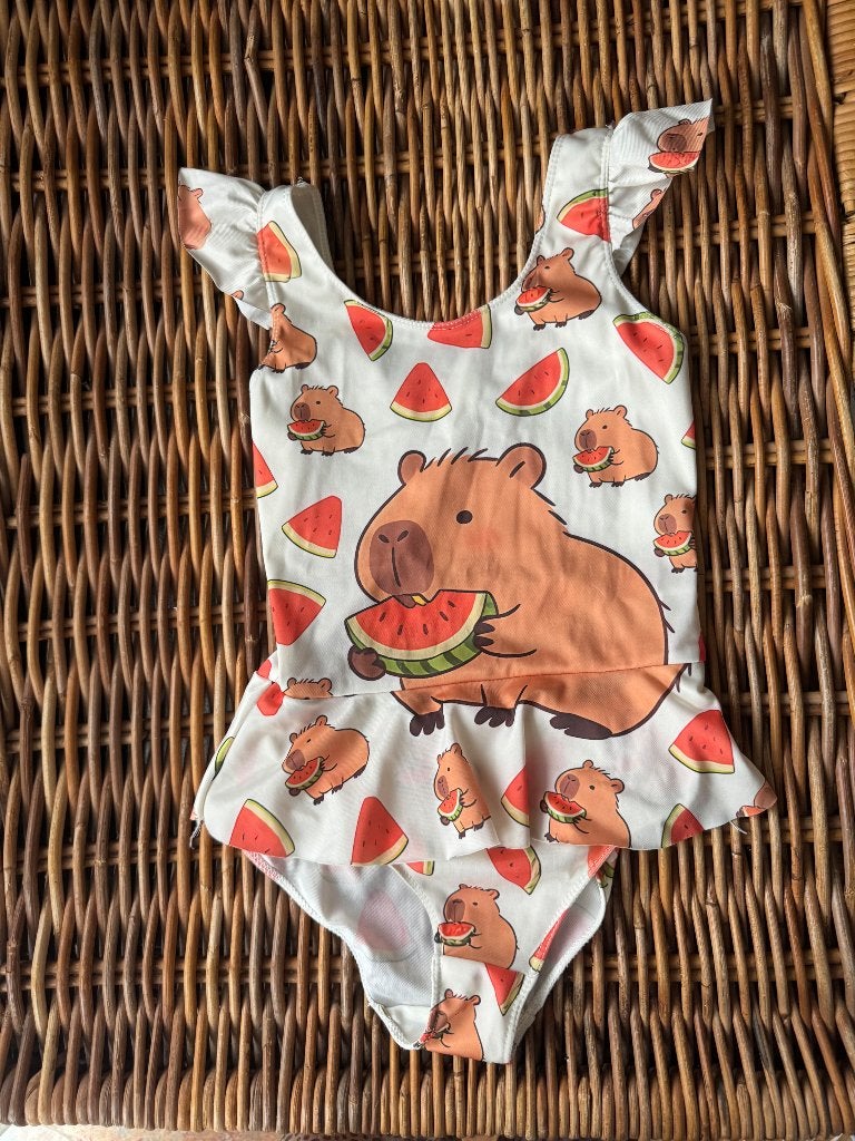 Capybara swimsuit for a 6-year-old, Ophalen of Verzenden, Zo goed als nieuw