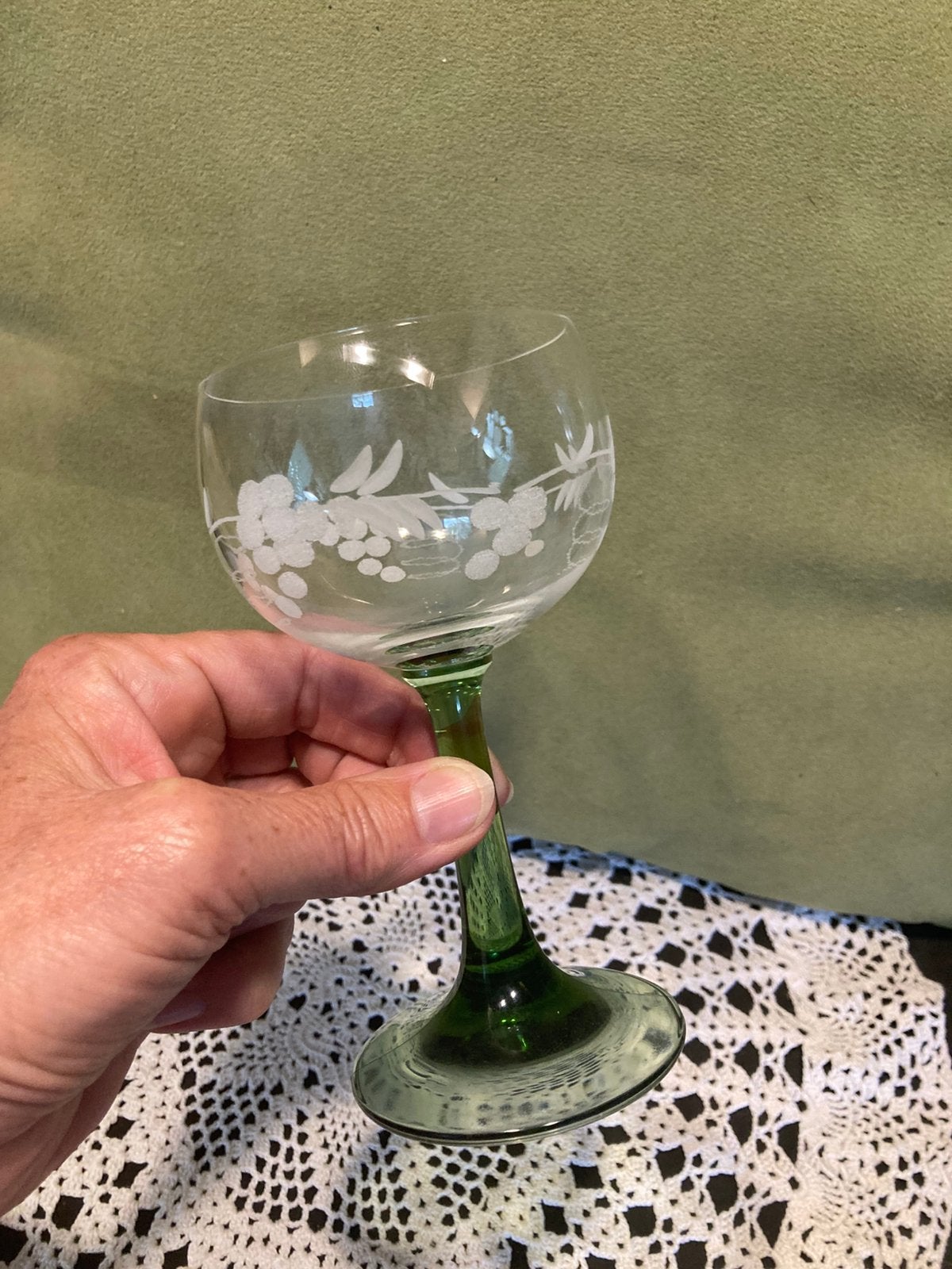 Vintage wijnglas op groene voet (110526), Ophalen of Verzenden, Gebruikt, Overige typen