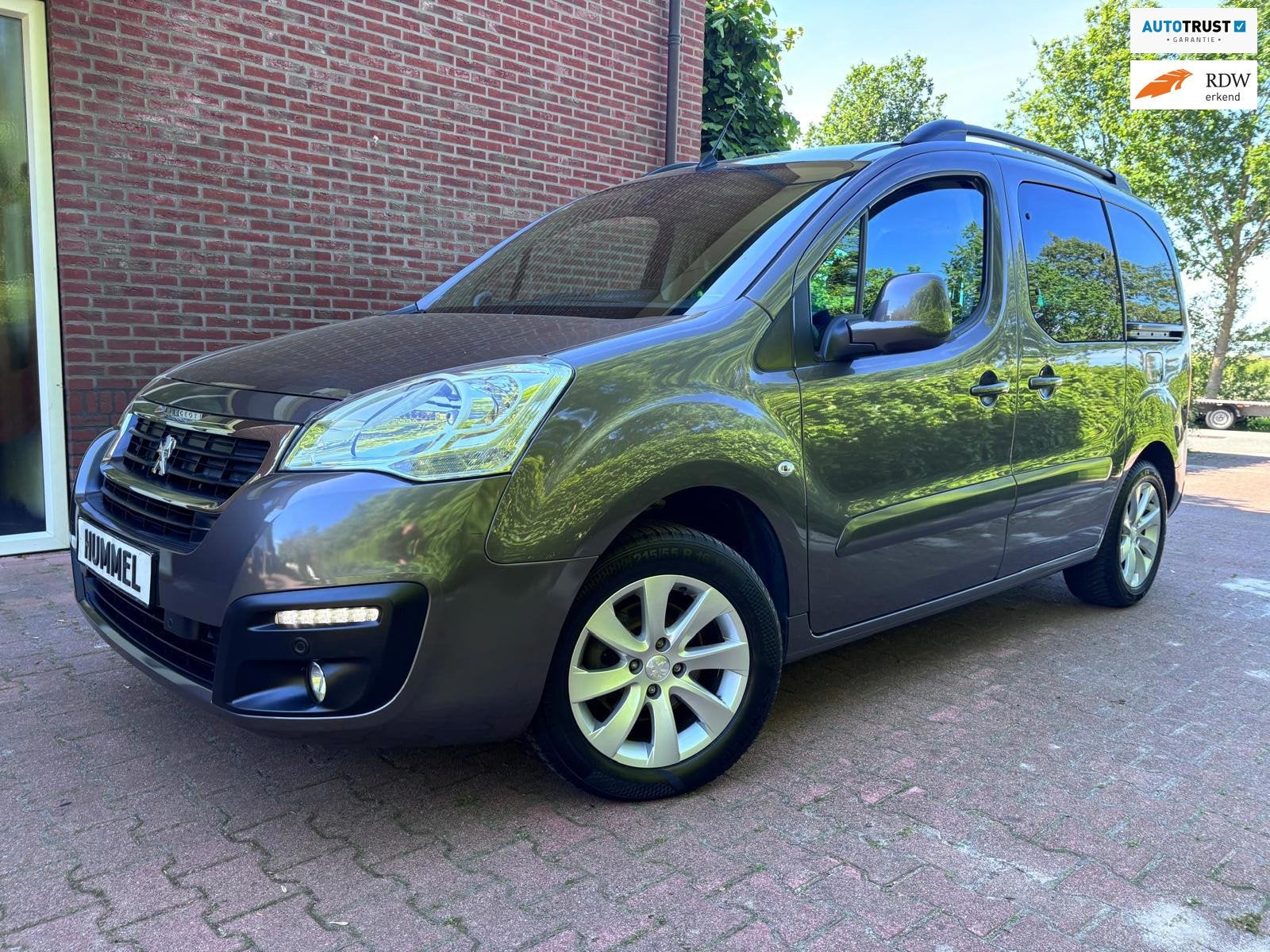 Peugeot Partner Tepee 1.2 PureTech Allure, Voorwielaandrijving, Stof, 1199 cc, Origineel Nederlands