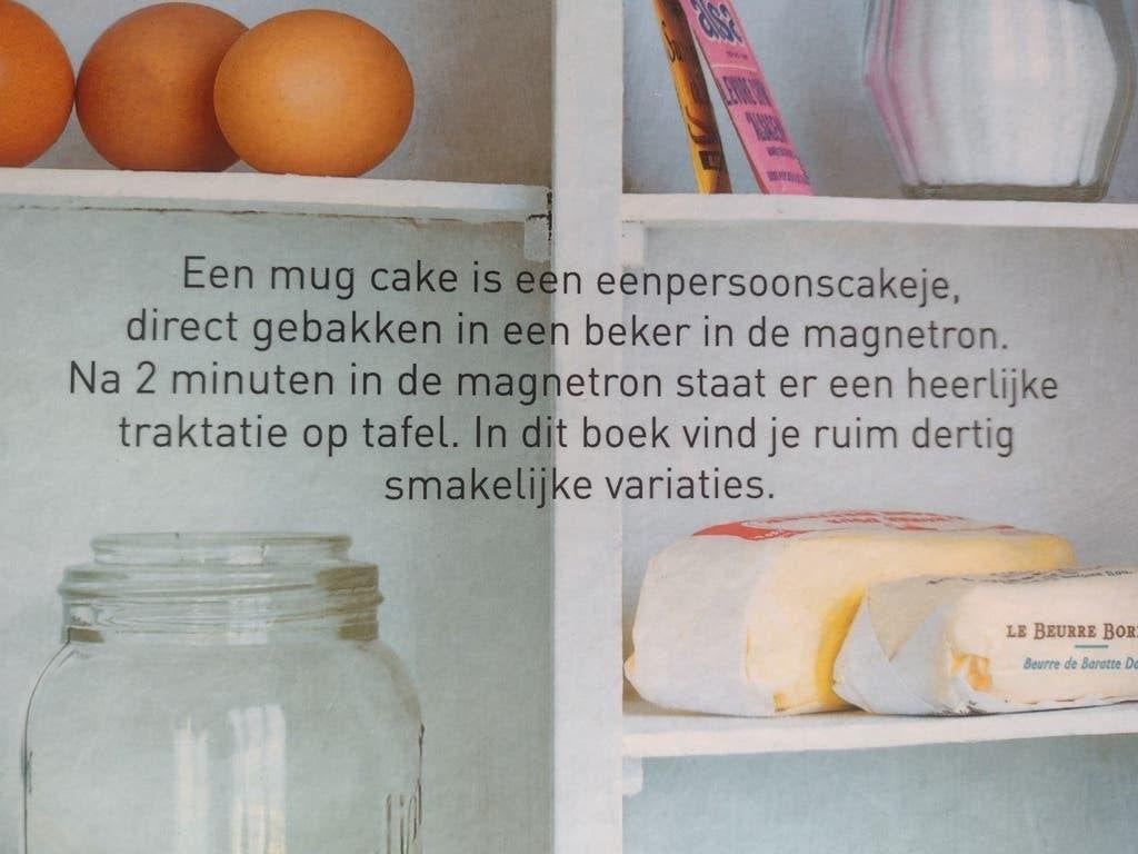 mug cakes / Lene Knudsen / ISBN 9789023014355, Boeken, Ophalen, Zo goed als nieuw, Taart, Gebak en Desserts, Europa