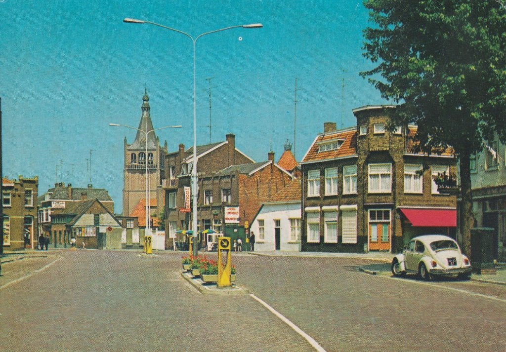 HELMOND Marktstraat met VW Kever, Verzenden, 1960 tot 1980, Ongelopen, Noord-Brabant