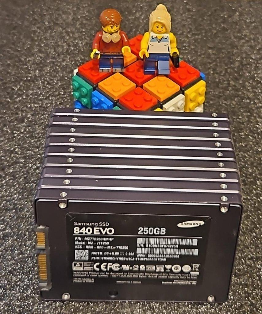 Samsung 840 EVO 250GB SSD, Intern, Ophalen of Verzenden, Zo goed als nieuw, SAMSUNG