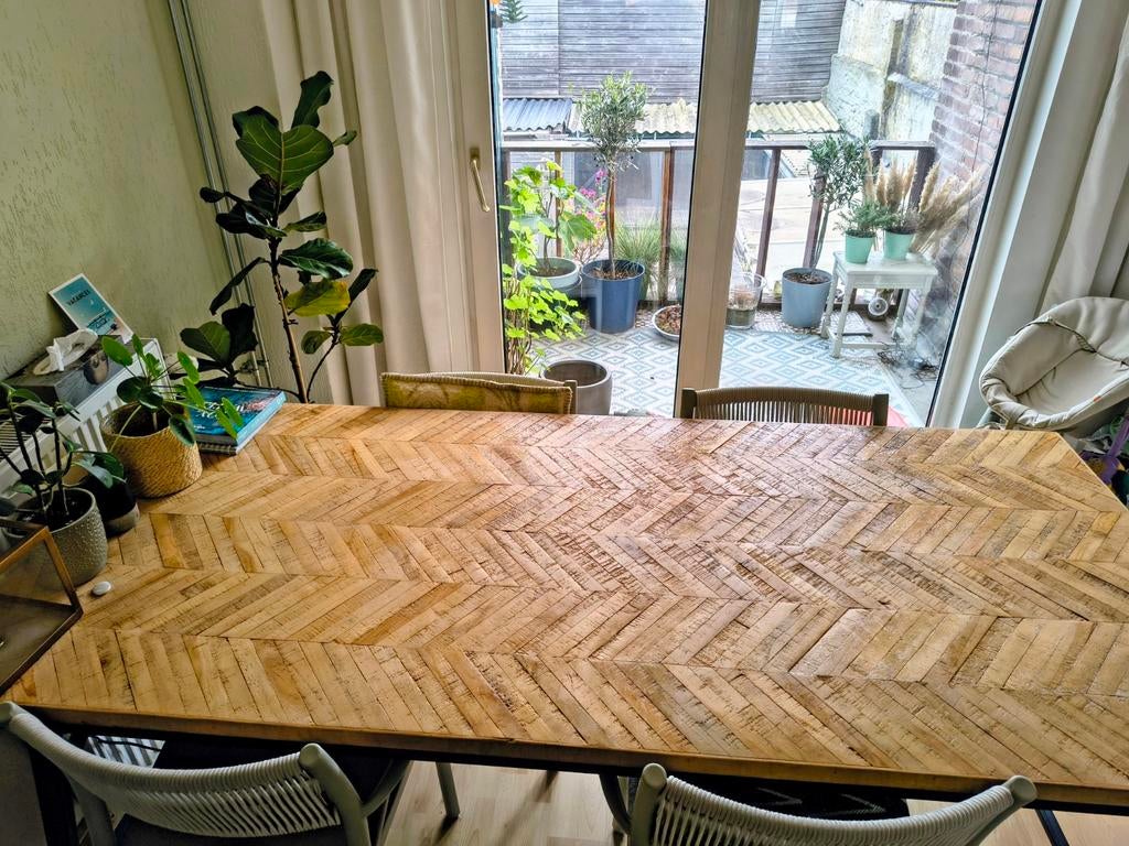 Visgraat eettafel karwei mateo, zeer goede staat., Ophalen, 200 cm of meer, 50 tot 100 cm, Zo goed als nieuw