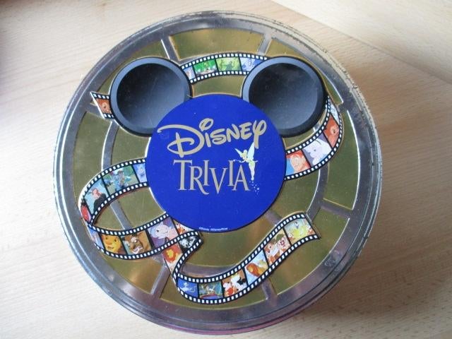 Disney bordspel  Trivia  blikken filmroldoos, Ophalen of Verzenden, Overige figuren, Gebruikt, Beeldje of Figuurtje