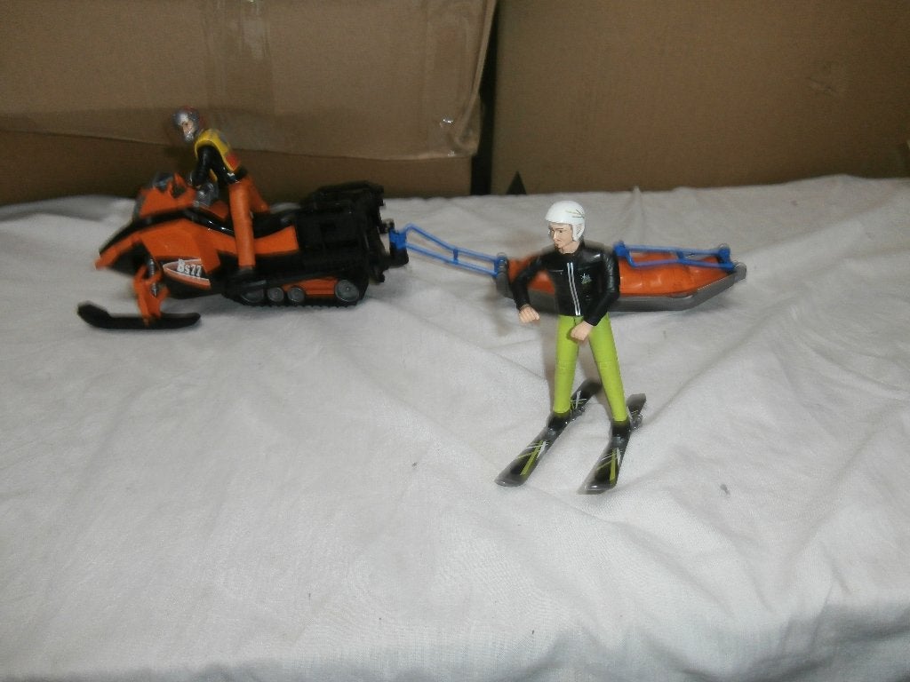 Bruder Reddings Team Sneeuwscooter met Slee en Skiër, Ophalen, Zo goed als nieuw
