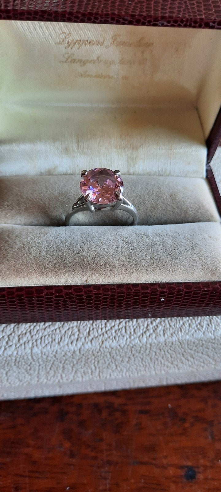 Vintage ring met Swarovski kristal., Met kristal, Ophalen of Verzenden, Zo goed als nieuw, 17 tot 18