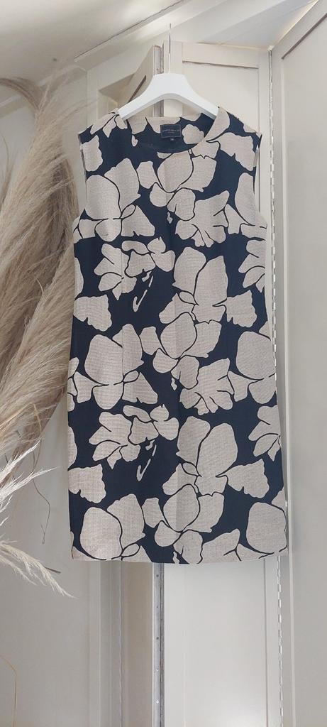 Josephine & Co mouwloze  jurk met bloemenprint, Kleding | Dames, Josephine & Co, Zwart, Ophalen of Verzenden, Zo goed als nieuw