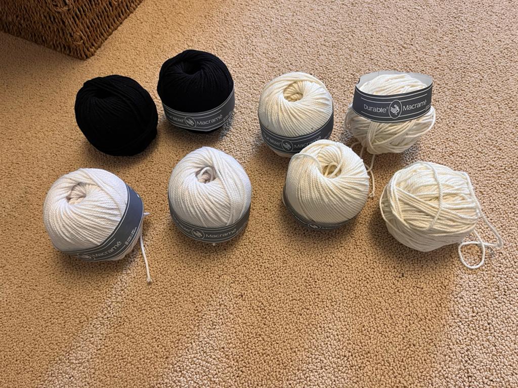 Durable macramé garen wit, ivoor en zwart, Hobby en Vrije tijd, Ophalen of Verzenden, Zo goed als nieuw, Breien of Haken, Wol of Garen