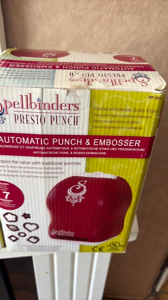 Automatic Punch en Embosser en een 3 D pen alles nieuw, Kunststof, 40 liter of meer, Ophalen of Verzenden, Zo goed als nieuw