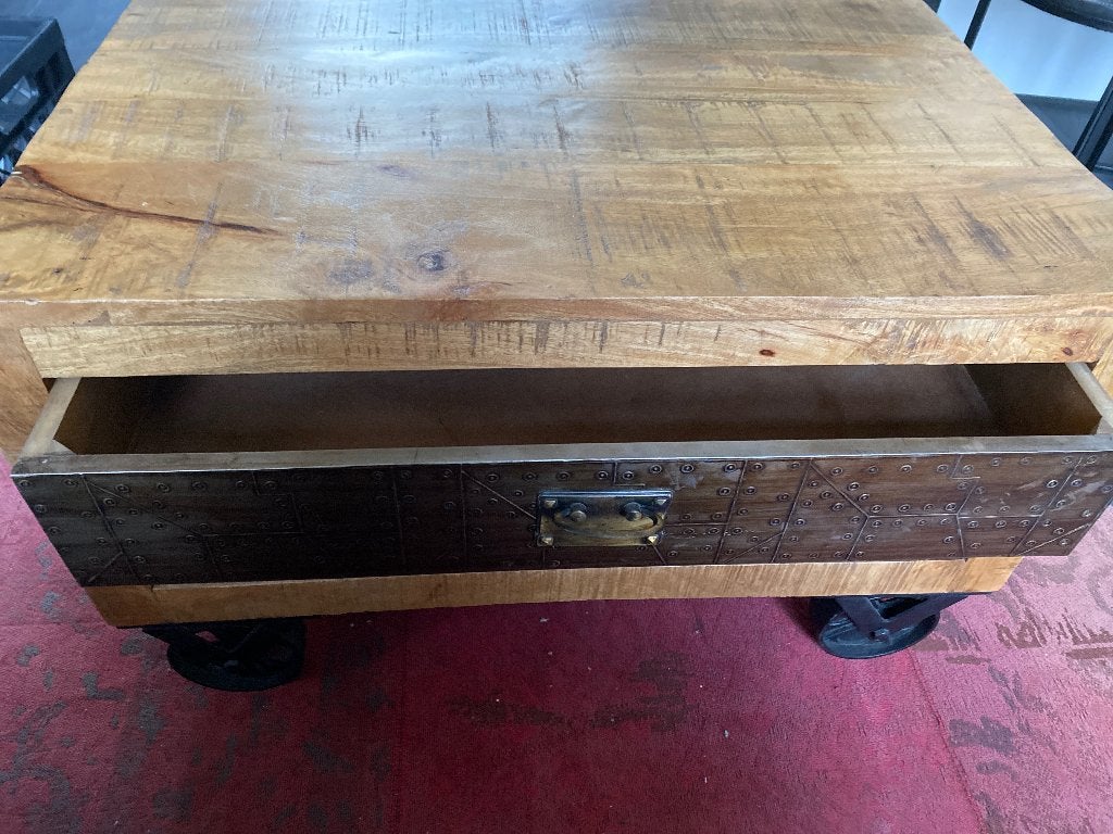 Foto 6 van Salontafel Mangohout industrieel