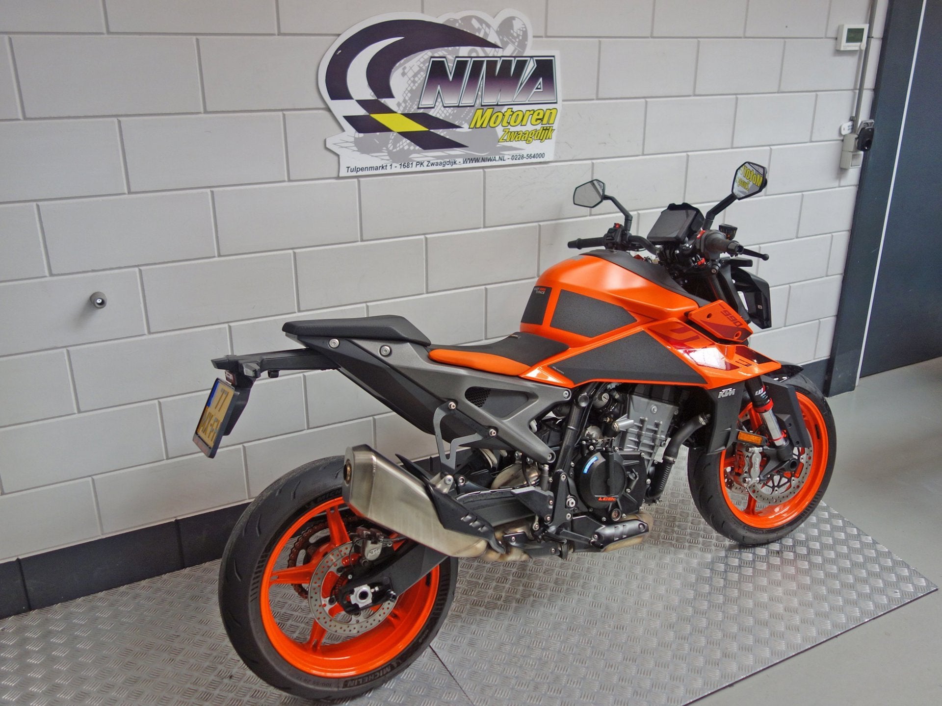 KTM 990 Duke, Traction Control, Meer dan 35 kW, Toermotor, Handgeschakeld