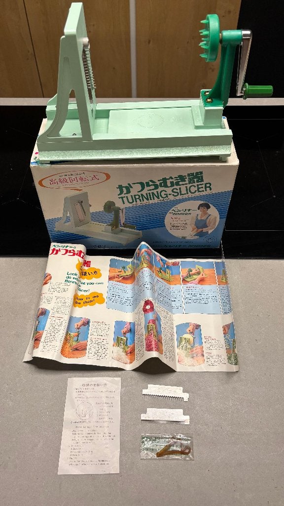 Vintage Benriner Japanse roterende groentesnijder/mandoline, Groen, Ophalen of Verzenden, Zo goed als nieuw, Metaal