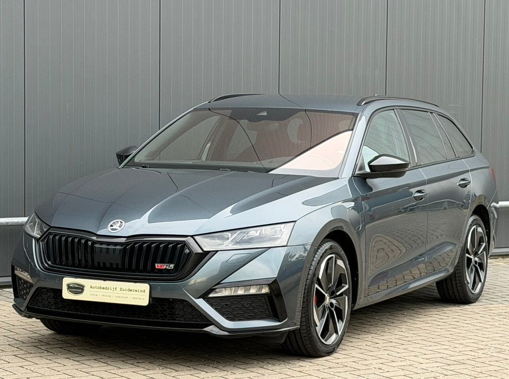 Skoda Octavia Combi 1.4 TSi 245pk iV RS | Canton | ACC, Stof, Zwart, 4 cilinders, Plug-in hybride