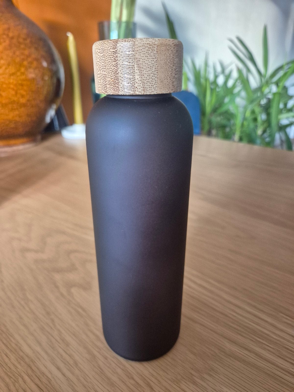 Nieuwe glazen waterfles met houten dop, Ophalen of Verzenden, Nieuw, Zwart, Glas