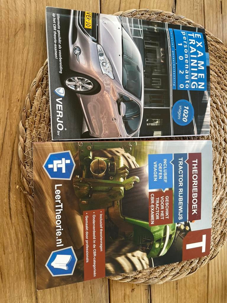 Theorie boek tractor en personenauto, Ophalen of Verzenden, Zo goed als nieuw