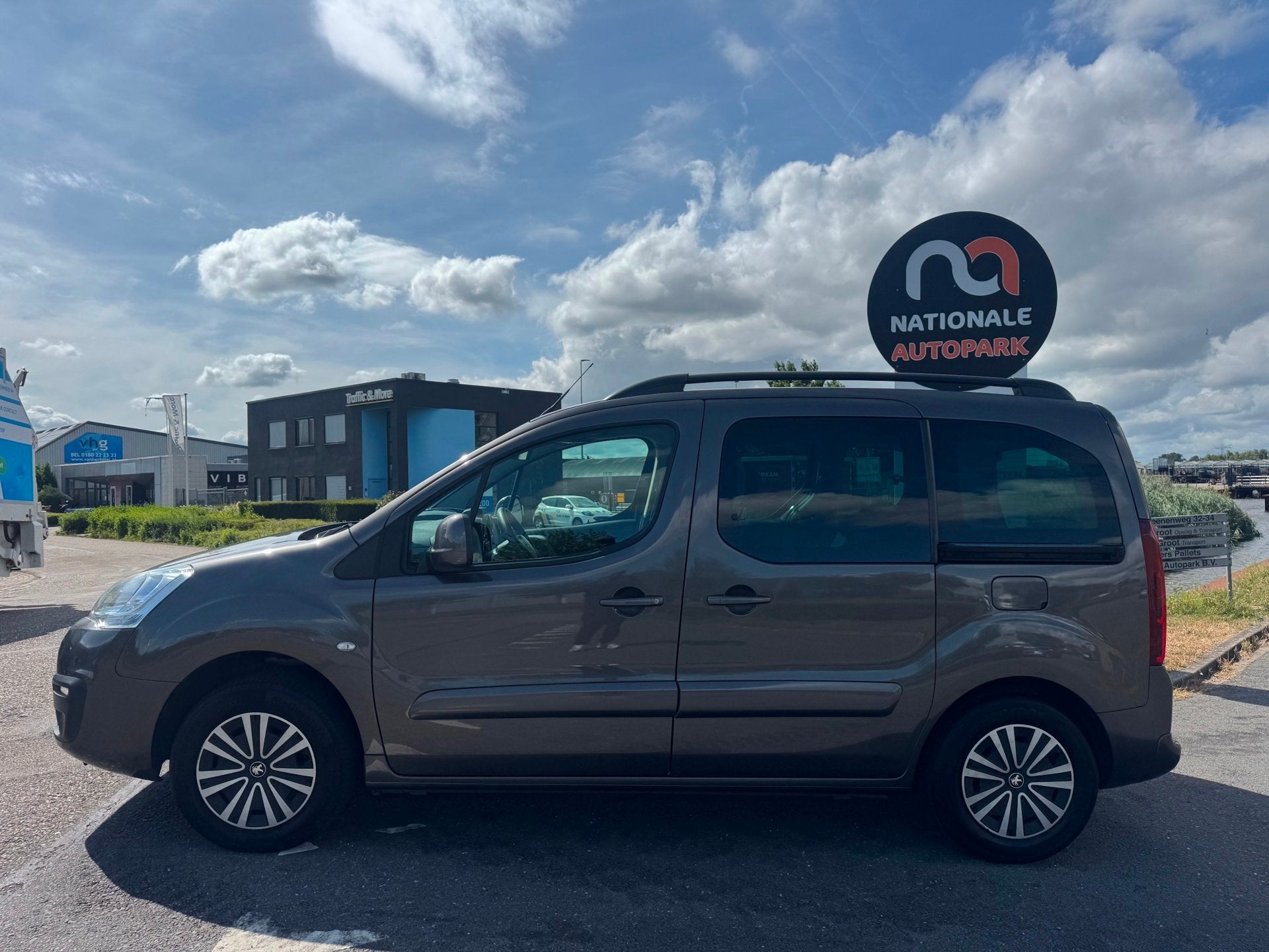 Peugeot Partner Tepee | 2017 | 1.2 PureTech Active | Export, Auto's, Peugeot, Voorwielaandrijving, Gebruikt, 1199 cc, Bedrijf