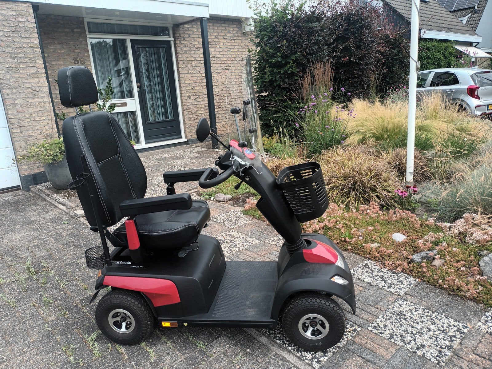 4 wielige scootmobiel. Merk Invare.Type Comet Pro van 2020, Ophalen