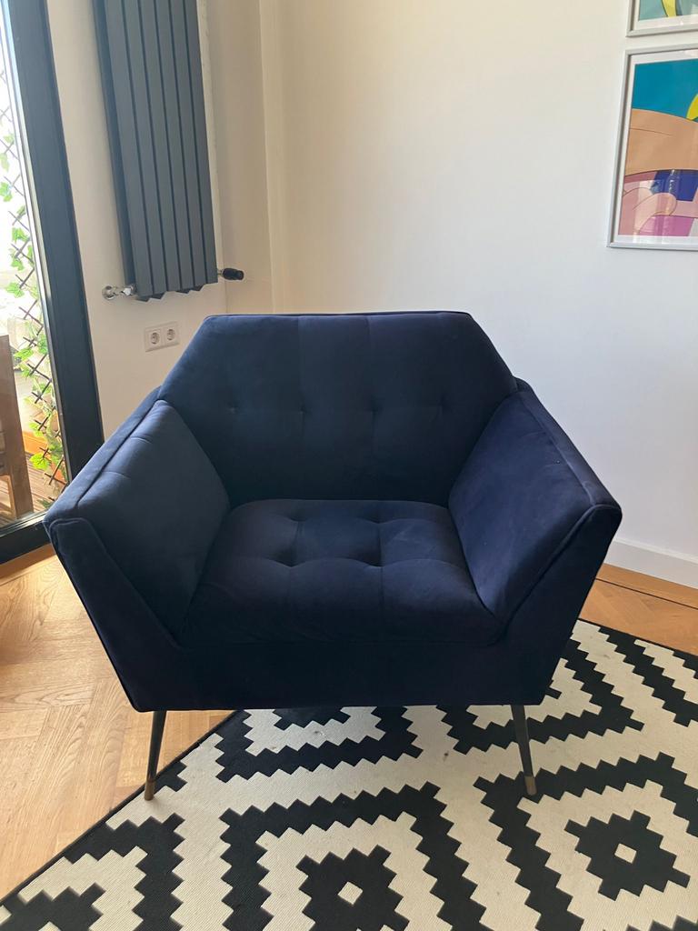 Dutchbone Kate lounge chair – Deep Blue – design fauteuil, Huis en Inrichting, Stoelen, Ophalen, Gebruikt, Blauw, Eén