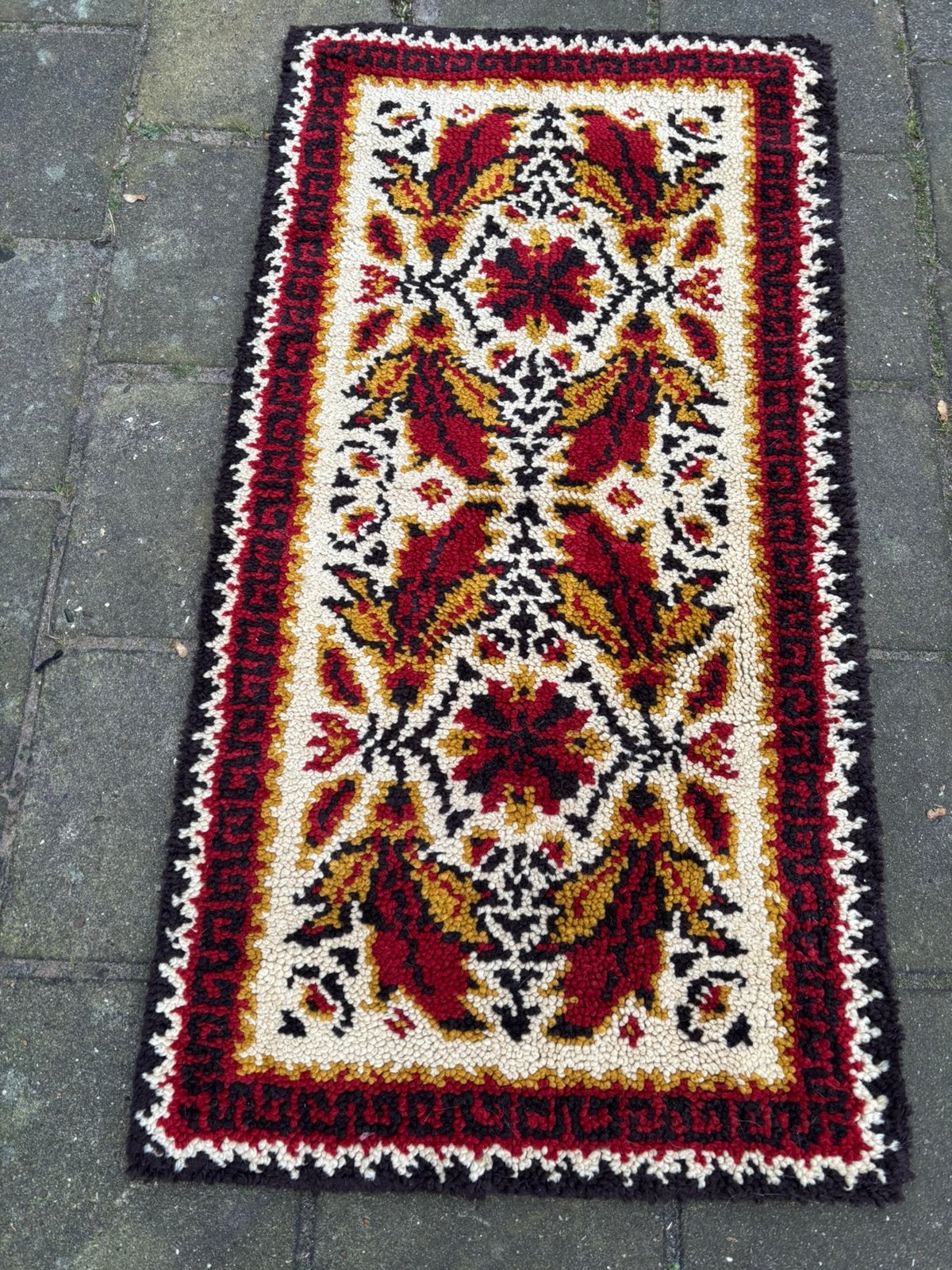Vloerkleed 160x 80 cm nu voor 40 euro deze mooie kleed., Huis en Inrichting, Zo goed als nieuw, Rood, 150 tot 200 cm, Rechthoekig