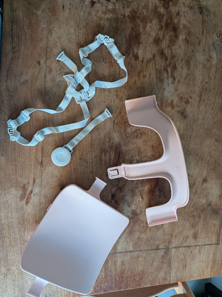 Stokke Tripp Trapp blad, tuigje en verkleinstoel roze, Ophalen, Zo goed als nieuw, Meegroeistoel, Gordel(s)