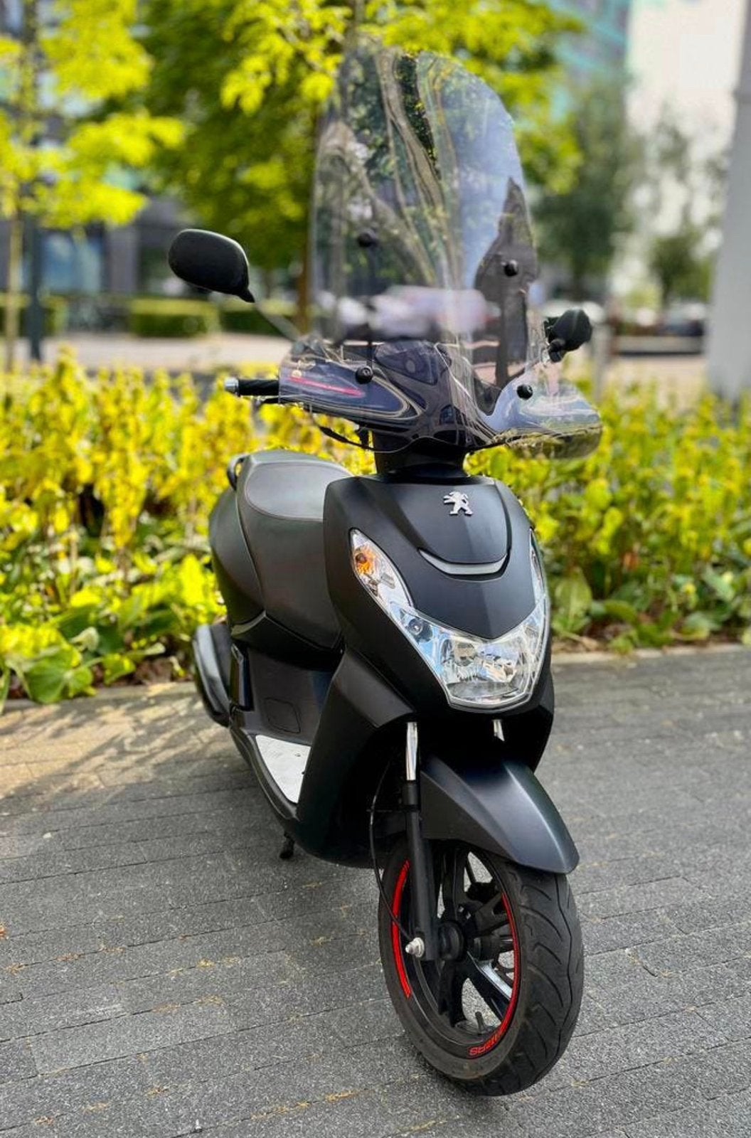 Peugeot Kisbee 2018 35 km/u  zeer nette staat, Ophalen, Zo goed als nieuw, Benzine, Overige modellen
