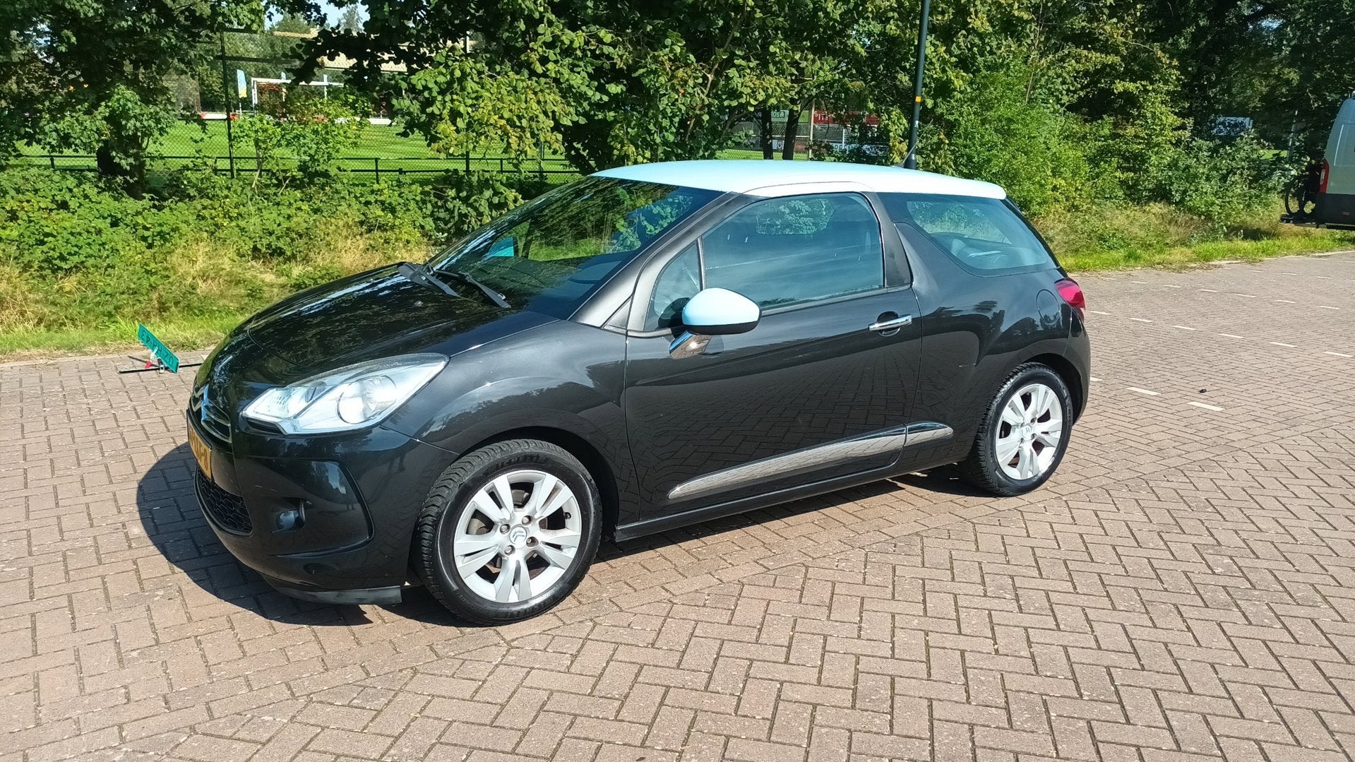 Citroen DS3 1.4 Chic Airco / Cruise control, Auto's, Voorwielaandrijving, Euro 5, Stof, Zwart