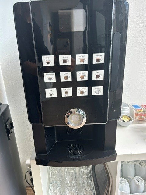 Koffiemachine voor kantoren, Ophalen, Gebruikt, 10 kopjes of meer, Koffiemachine