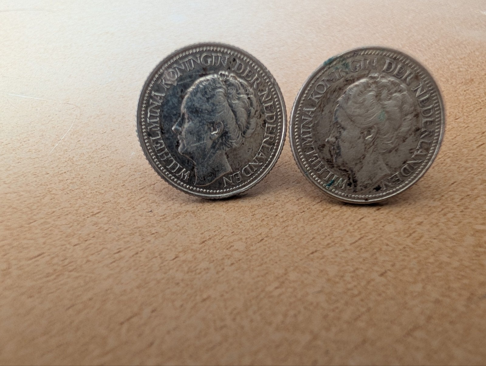 Manchetknopen Koningin Wilhelmina Dubbeltje, Ophalen of Verzenden, Koningin Wilhelmina, 10 cent, Zilver