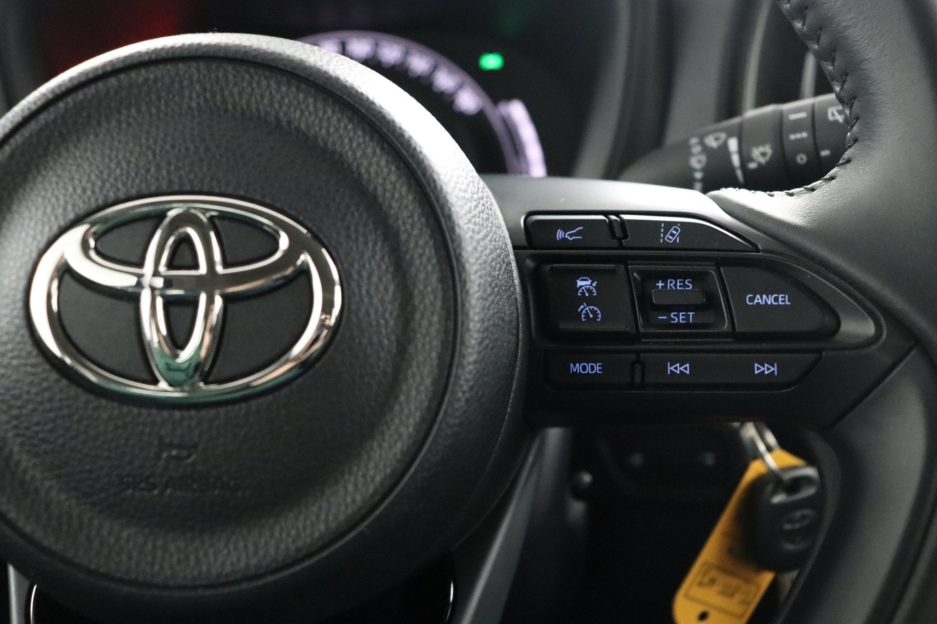 Toyota Aygo X 1.0 VVT-i MT Play|Adaptive Cruise|Apple Carpla, Auto's, Dealer onderhouden, Stof, Gebruikt, 920 kg