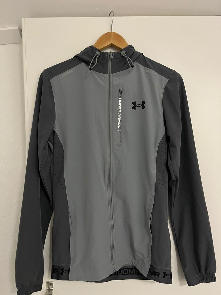 Under Armour trainingspak - Grijs, Kleding | Heren, Sportkleding, Fitness, Ophalen of Verzenden, Zo goed als nieuw, Grijs