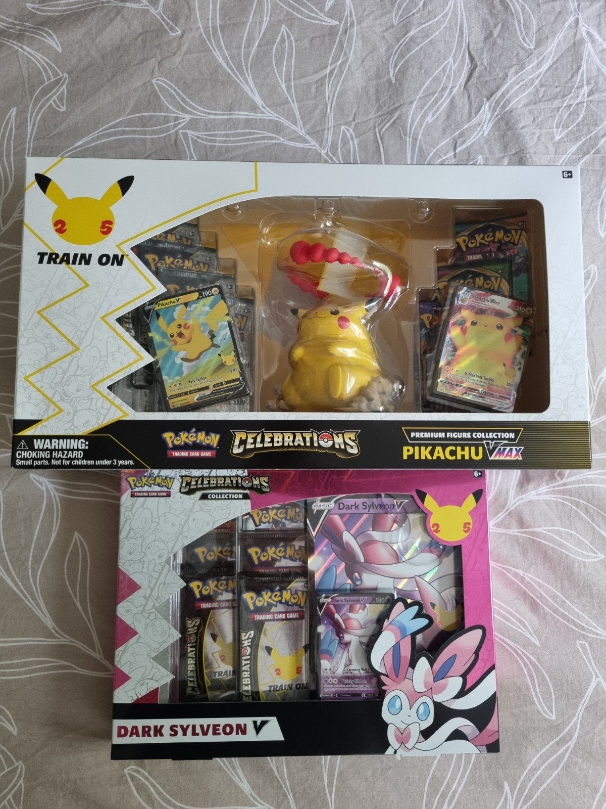 2x Sealed Pokémon Celebrations 25e Verjaardag Boxen, Ophalen of Verzenden, Nieuw, Overige typen, Foil